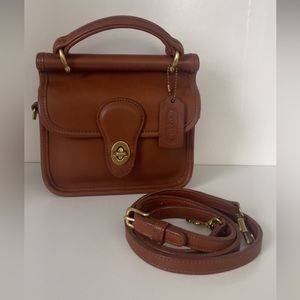Vintage Coach Bag Winnie or Mini Willis in
British Tan Leather Crossbody #9023